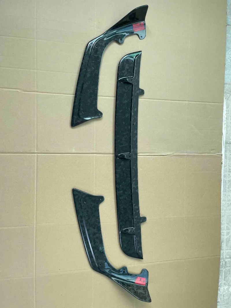 Factory Price Dry Carbon fiber Carbon Fiber Front Lip for F95  XM5 Front Bumper Splitter Lip